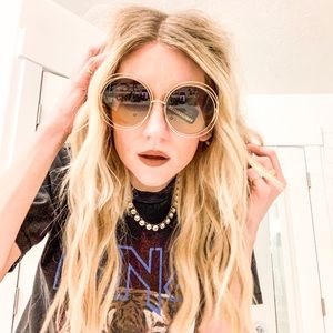 Meet your Posher, Stacey